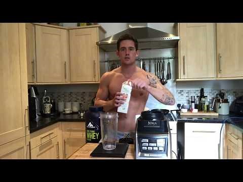 Temptation stars in 'The Shirtless Chef' - How to make a protein angel delight