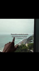 ¿Cuánto pagó Fernanfloo por el hotel frente a la playa en Perú?