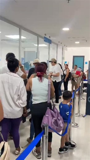 Cúcuta Es Noticia 1 on Instagram: "Usuarios de la EPS Sanitas reportan demoras en la atención en la sede del barrio Popular."