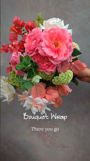 💐One way we wrap bridal bouquets 💐 #florist #bridal #howto