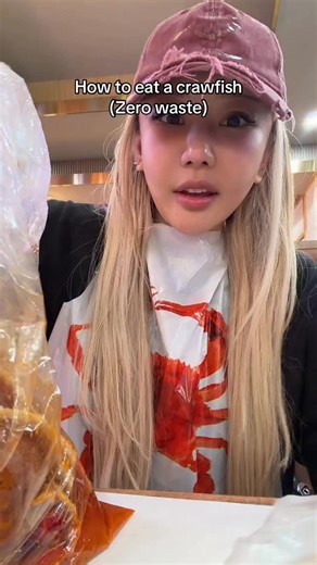 Crawfish eating tutorial at The Jumping Lobster 🦞 | Costco Ho
