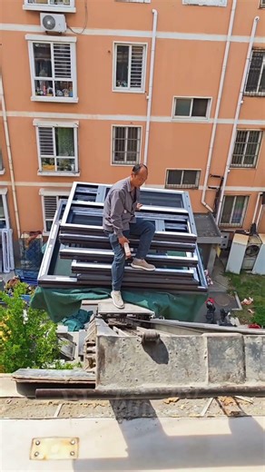 HIGH-RISE Delivery! How Giant Glass Reaches the Top 🏢