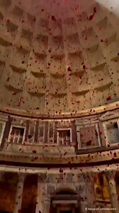 It's raining red roses in Rome! This impressive spectacle takes place annually on Pentecost Sunday at the Pantheon. For a long time, the custom had been forgotten, but it was revived two decades ago for the Feast of the Holy Spirit. The Pantheon is considered one of the best preserved architectural monuments from the Roman era and attracts millions of tourists every year. Have you ever visited the Pantheon? 📍 Rome 🇮🇹 🎥 instagram.com/edu.per3 | DW Travel
