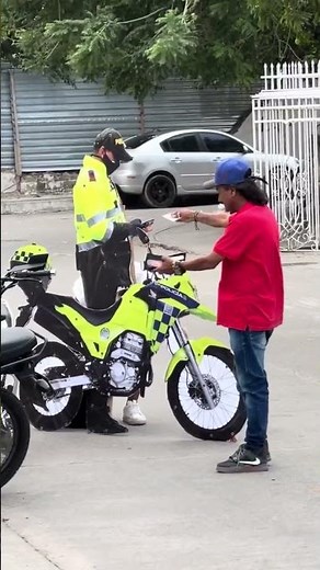 Cardboard Traffic Police Checking License! 😂 Funny Prank