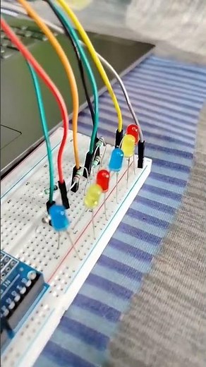 LED chaser using Ardunio UNO 😍😃#arduinoproject #arduino #iot #ledchaser #ledlights #best #shorts