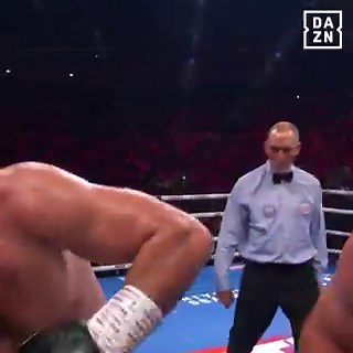 Dave Allen really threw the kitchen sink at Arslanbek Makhmudov in round 9 🤯#AllenHrgovic | May 16 | Live on DAZN ▪️