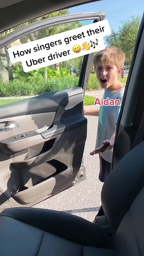 How singers greet their @uber driver! 😀👋🎶 #sing #fyp #viral #uberdriver #dontbesurprised #tiktokfamily #trend