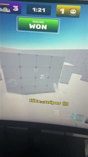 Xorfee gameplay in the background