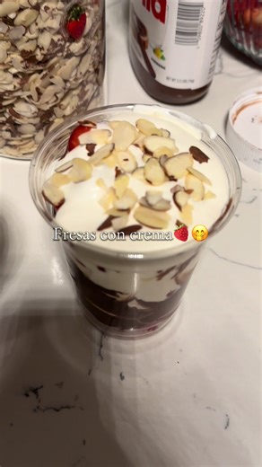 Delicious Fresas con Crema Recipe to Satisfy Your Cravings