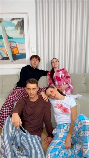 SUBSCRIBE SO YOU CAN SEE US AGAIN! 🥰🩷 #funny #dance #viral