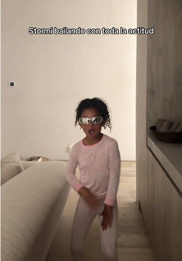 Stormi bailando con toda la actitud en tiktok. 😍 CC: @kyliejenner #stormi #stormiwebster #kylie #kyliejenner #stormijenner