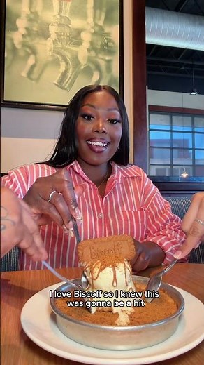 BJ’s just added something new to their dessert menu✨ Biscoff® Pizookie®!