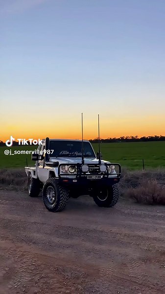 Exploring the 79 Series Land Cruiser in Style