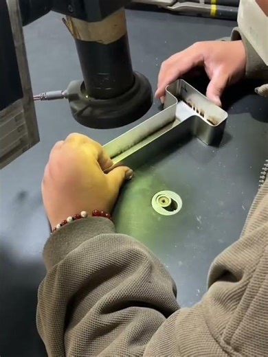 Professional sign maker