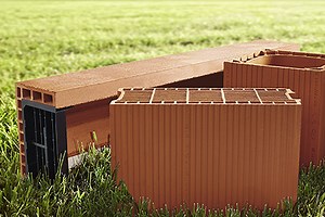 Bio'Bric réinvente la brique en terre cuite, écologique et isolante pour construire des maisons passives