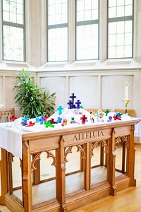 A Senior Cross Service in a Time of Social Distancing | Duke Divinity School