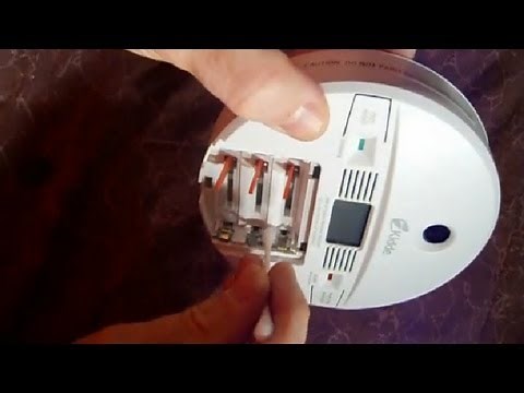 How To Clean Battery Corrosion From Contacts (Alkaline Batteries)