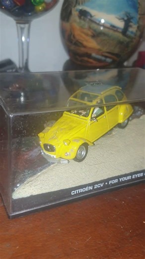 007 citroen 2cv for your eyes only scale 1:43 R150