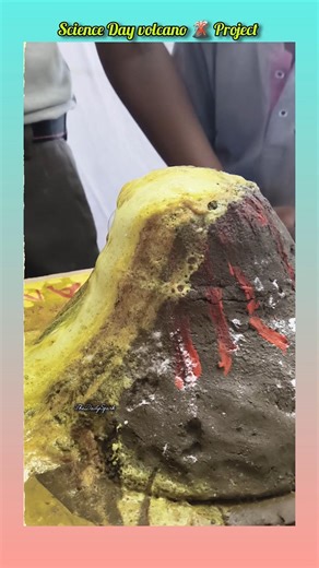 Volcano 🌋 Working Model #scienceexperiment #viralvideo #ytshorts #trending