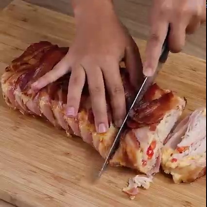 1.3M views · 8.6K reactions | When I cook chicken with bacon like this, everyone asks me for the recipe. | YumMakers | Facebook