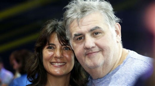 Pierre Ménès émeut Estelle Denis avec une touchante déclaration : "Elle est la sœur que je n’ai jamais eue" - Télé 2 Semaines