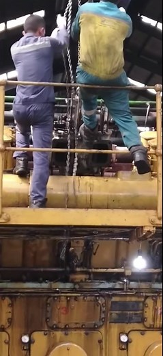 Mirrlees K Major range of engines. Here we have a video of 3 chaps removing a cylinder head off a Mirrlees KV Major engine. We have a 3 cylinder in line version of this type of engine at the Anson, one day we might have to do this!! | Anson Engine Museum