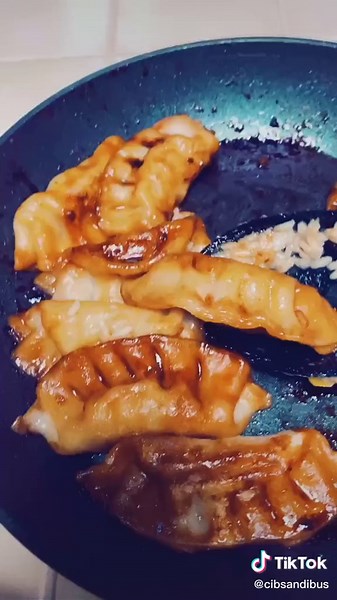 QUICK. SIMPLE, DELICIOUS 🤌🏻￼ #easymeal #foodtok #foodie #homecook #katespadenyhappydance #fyp #tasty