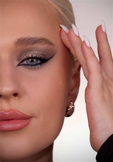 cool toned smokey eyes 🤍✨ *Unbezahlte Markennennung products: @Armani beauty smooth silk eye pencil eye tint (30m,12s) vertigo lift mascara @pradabeauty eye defining brush (07) #makeup #makeuptutorial #beauty #eyemakeup