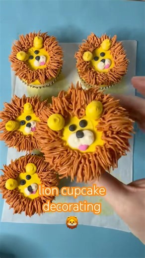 lion cupcake decorating how to 🦁🌿 #cupcakedecorating #homebaker