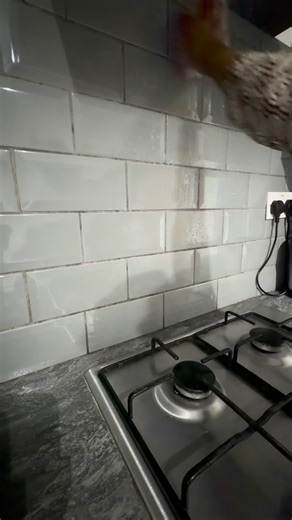 Tidyandtastybyaa on Instagram: "#stovetop #satisfyingcleaning #cleaningmotivation #tidyandtasty #cleanwithme #asmr #content #clean #gascooker #pinkstuff"