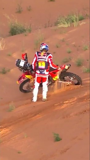 A tough ride for everyone… even the best! 🥵Remember this, Daniel Sanders? 🔜 #Dakar2026 #DakarInSaudi