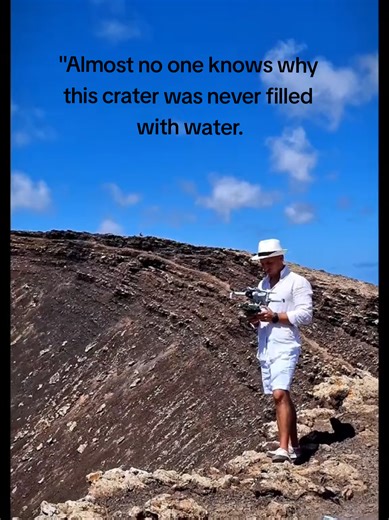 Most people think volcanic craters always become lakes. But many ancient craters stay completely dry for a very specific reason. Here are a few things rarely explained to travelers: Some craters are built from porous volcanic rock that absorbs rainwater like a sponge. Others have hidden underground tunnels where water slowly drains for decades. In some old craters, a lake can suddenly appear after heavy seasons — and disappear again years later. Little-known travel fact: Geologists often use dry