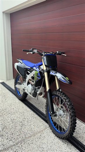 Mastering Surron Wheelies on YZ250F Bikes