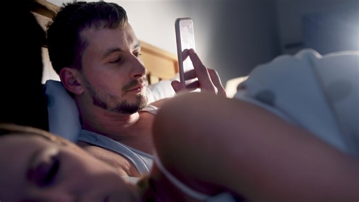 Psychologist says there are 11 ways cheaters hide their affair