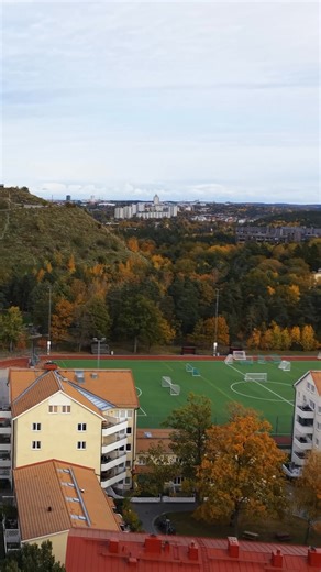 Söder om Slussen med Smilla Holmberg 💚 📲Se hela inslaget med Bajen : https://hammarbyfotboll.app.link/EGDWNw4YUXb | Hammarby Fotboll