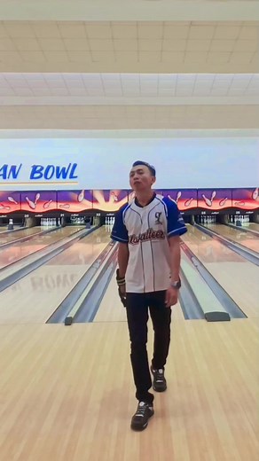 try to comeback 😉#bowlingtiktok #trendfuji #trendingsong #rotogripbowling #bowlingalley #throwback #fuji #CapCut