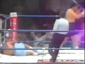 Il 6 maggio del 1989, davanti ad uno Stadio Nicola De Simone di Siracusa gremito, il nostro Francesco Damiani diventava campione del mondo, il primo peso massimo in assoluto a portarsi a casa la cintura della allora neonata WBO. A contendersi con lui il titolo quella notte, il sudafricano Johnny Du Plooy a cui però il pugile di Bagnacavallo, non lasciò alcuna possibilità. Difatti, con abile maestria, Damiani si sbarazzò di lui fretta trovando il colpo vincente nel terzo round: un gancio sinistro