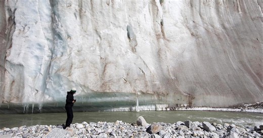 Melting Himalayan glaciers pose risk to world