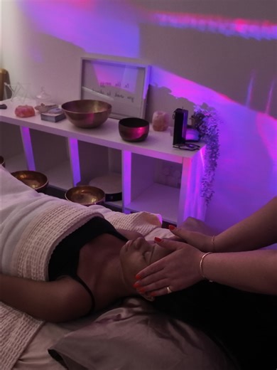 My spiritual journey first began in 2018 with Reiki healing, then Sound Healing in 2019. Reiki paved the way for me and my Reiki Master told me there would be a huge shift in my life and when it happens, not to question it but the surrender.... 10 days later when the shift occurred, that is exactly what I done - I completely surrendered, I trusted in the Universe. #reiki #reikihealing #reikienergy #energyhealing