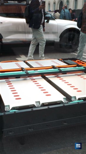 Le subieron potencia a un auto eléctrico… y esto empezó a fallar