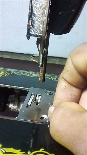 singer normal machine needle plate change