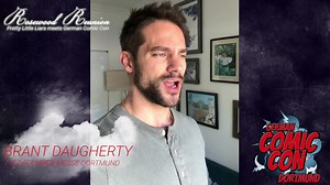 🤫 Rosewood Reunion: Pretty Little Liars meets German Comic Con Dortmund am 7-8 Dezember 2019 in der Westfalenhalle Dortmund 🤫 Tickets: www.germancomiccon.com/dortmund Freut ihr euch schon auf unseren liebsten Bad Boy Brant Daugherty auf der German Comic Con Dortmund 2019 - offiziell? Erzählt doch mal, ob ihr euch schon überlegt habt, welche Pose ihr mit Brant beim Photoshoot machen wollt! Hier noch mal alle Infos zur #RosewoodReunion: https://germancomiccon.com/rosewoodreunion Um den Rosewood 