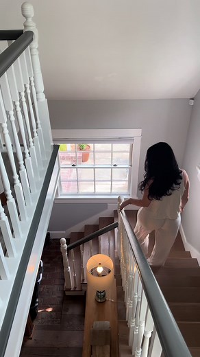 ✨ Here’s how I try to optimize my mornings before the day begins: 👇🏻 1.\tSilk sleeping cap— keeps my hair protected overnight so I wake up with less breakage better hair days. \t2.\tWater before coffee ☕️ — not perfect at this one, but my reverse osmosis system makes it easier (a must-have). \t3.\tCoffee time 🤎 — I make mine with a homemade honey vanilla syrup that’s refined sugar–free. \t4.\tRead, journal scalp massage 📖🖊️💆🏽‍♀️ — I combine these for visualization & hair growth (5 mins ma