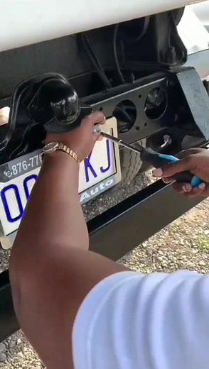 How to Attach a License Plate to Your Vehicle