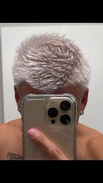 DIY: How to bleach your hair at home! (Platinum blonde)