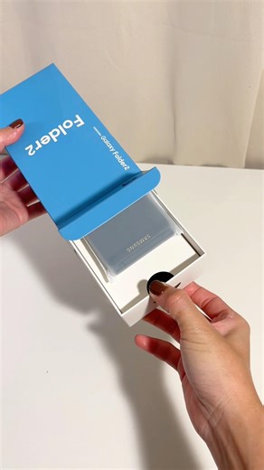 UNBOXING THE VIRAL SMART FLIP PHONE! THE SAMSUNG FOLDER 2 🔥