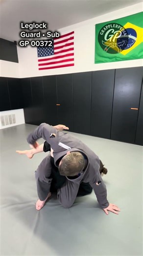 Leg lock from guard GP 00372 #jiujitsu #grapplerpedia #grappling