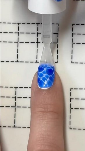 Deep Sea Veil Blooming Gel Nail Art 🌊🐚💅🏻 ‪@beetlesgelpolish‬