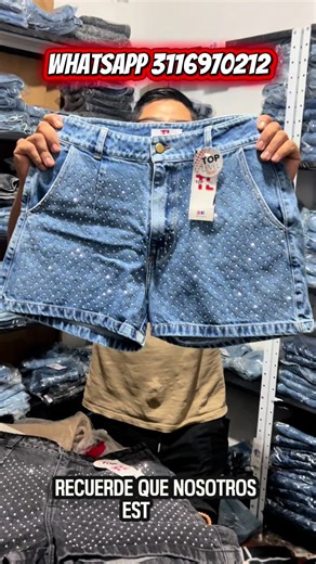 Faldas y Pantalones Brillo: Moda en Cali