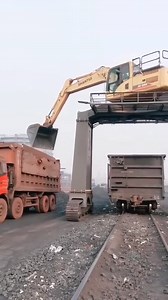 How to easily unload a train car onto a truck‼️‼😱😱 | Survival Weapon